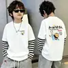Camiseta de Manga Longa Estilo Coreano para Meninos Coleção Outono 2026 Estilo Cool Boyish Roupa de Cima de Algodão Puro Infantil Estilosa Roupa Íntima Falsa Peça Dupla