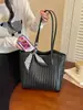 Bolsa de trabalho de verão 2026 transfronteiriça, alta qualidade, simples, grande capacidade, bolsa tote elegante de ombro e de mão