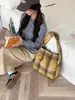 Bolso Hobo Texturizado Estilo Maillard Otoño e Invierno Bolso Tote Perezoso Estilo Coreano Correa Ancha Versátil Bolso de Gran Capacidad para Viajes Diarios