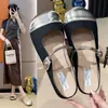Sandalias Versátiles y Elegantes de Estilo Femenino para Combinar con Faldas, Zapatos Planos Populares de Estilo Coreano con Diseño de Nicho para Mujer 2025