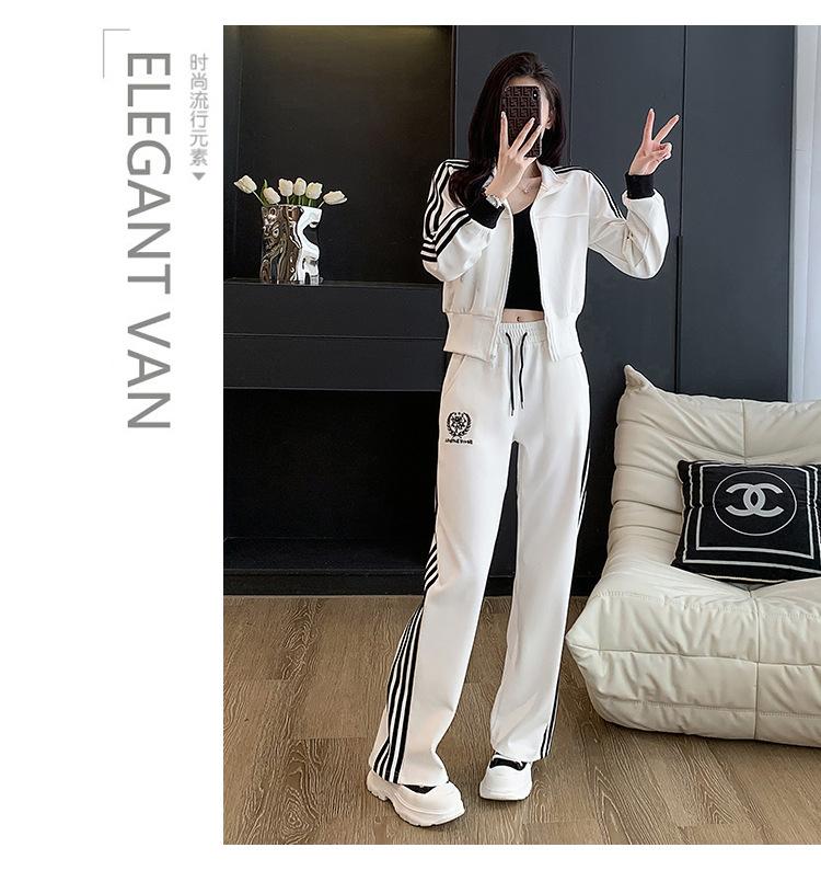 跨境淘货源分销2023秋冬季新款街头潮流减龄小个子爆款欧货网红款运动套装休闲运动气质休闲时尚流行新款秋装秋装女装时尚套装套装女装秋季套装女套装女女士运动服女装两件套套装卫衣套装休闲套装秋季套装女装时尚套装盐系休闲套装女装2023百搭设计感小众洋气欧货阿里国际站跨境采购Cross-border, shopping source, foreign trade, export, distribution 2023 fall, winter, new, street trend, explosive, European goods, network red, sportswear, leisure sports, temperament leisure, fashion popular, new autumn wear, autumn women's wear, fashion suit, women's wear, women's wear, women's wear, women's sportswear, women's two-piece, hoodie suit, casual suit, autumn suit, women's wear, Fashion suit salt department, casual suit women's dress, Ali International Station, cross-border procurement