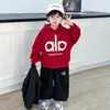 Conjunto de Três Peças de Uniforme de Beisebol para Meninos Primavera e Outono 2026 Novo Estilo de Primavera Jaqueta para Bebê Conjunto de Moletom Moderno e Estiloso para Crianças
