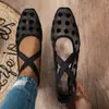 Mercadorias em estoque de tamanho grande~ Pode fazer dropshipping e etiquetar! Sapatos de mola de corte baixo retrô para mulheres, sapatos de malha de bolinhas