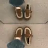 Zapatos tipo gorro casual cálidos sin cordones 2025 Invierno Nuevos Superficie suave Forro de felpa Zapatos para mujer Zapatos de algodón Suela suave Moda