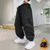 Z1386 Zhaoyangtong Pantalones Cargo de Invierno para Niños, Nueva Moda, Elegantes, con Bolsillos, tipo Jogger, Forrados de Felpa, Cálidos, de Moda