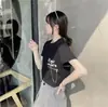 Camiseta de Manga Corta con Cremallera y Estampado de Letras, Diseño Corto Holgado Nuevo Estilo K de Verano 2025, Tops para Estudiantes para Mujer