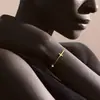 Pulsera Minimalista de Cruz de Moda Nueva con Estilo Genial, Diseño de Nicho Versátil, Accesorio de Mano Diario Personalizado para Mujeres