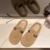 Pantuflas de pelo de moda para mujer con hebilla de cinturón, nuevo modelo de invierno 2026, cómodas y elegantes, de algodón, cerradas en la punta, para usar en exteriores