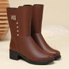 Zapatos de madre marrones 2021 Invierno nuevos de cuero suave cálidos de algodón botas con forro de felpa botas de media pantorrilla botas de algodón para mediana edad y ancianos