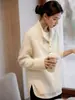 Suéter Nuevo de Otoño 2026 para Mujer con Cuello Semiabierto, adecuado para usar en capas o solo, con un ambiente relajado y casual