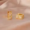 Pendientes de Aro Dorados de Diseño de Nicho Transfronterizos con Clips para Orejas de Estrella, Accesorios Minimalistas Elegantes y Versátiles para Mujer