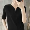 Camiseta de Tricô com Zíper e Capuz de Seda Gelada de Manga Curta Estilo Verão para Mulheres, Top Curto Fashion Manga Meia Manga Estilo Coreano
