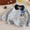 Camiseta de Manga Longa para Meninos Primavera 2026 Novo Estilo Camisa Polo Estilosa e Fashion para Crianças Menino Bebê Top Rosa Listrado