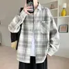 Camisa de manga larga para hombre, camisa a cuadros casual y holgada para primavera y otoño, chaqueta con solapa estilo americano, prenda exterior moderna y elegante