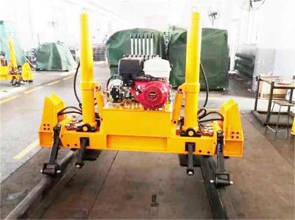 YQBJ-300型30T液压起拔道机1.jpg