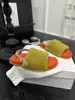 Sandálias rasteirinhas estilosas e da moda com uma única tira, femininas, nova moda de verão coreana 2026, sapatos casuais versáteis, sapatos fofos