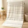 Toalla de baño popular 70/150 de algodón y lino, suave, agradable para la piel, transpirable, toalla de baño de gasa de lino para adultos, disponible para dropshipping y transmisión en vivo