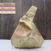 Venta al por mayor del fabricante Empaques de regalo grandes y pequeños Bolsas de regalo de almacenamiento Bolsas de mano con asa única estilo chino para recuerdos