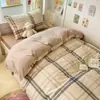 Juego de ropa de cama de tres piezas de algodón puro para dormitorio universitario, sábana individual, funda de edredón, sábana bajera ajustable, ropa de cama modelo nuevo 2026