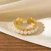 Anel de pérola banhado a ouro real para mulheres, microcravejado de luxo leve, simples e requintado, design de nicho, anel feminino da moda atacado