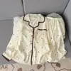 Pijama de algodón nube al por mayor transfronterizo para mujer, conjunto de ropa de casa de manga larga a rayas dulces de primavera y otoño, se puede usar para salir