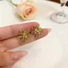 Los Pendientes de Fuegos Artificiales Perla Roja Ankla Son Pendientes de Lujo Ligero, de Gama Alta y Versátiles Que Se Pueden Usar de Dos Maneras para el Año Nuevo