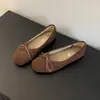 Zapatos de Ballet Planos de Gamuza Franceses para Mujer, Forrados de Felpa 2026 Nuevos Zapatos Rojos de Noche de Otoño e Invierno con Lazo