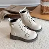 Botas Martin da Moda para Crianças 2026 Outono/Inverno Novo Estilo Botas Infantis Botas Curtas Casuais Estilosas Versátil para Crianças Médias e Mais Velhas Botas de Couro