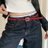 Cinto de Camurça Vermelha Outono/Inverno 2026 para Mulheres Sensação de Alto Padrão Fivela Quadrada de Metal Cinto de Couro com Jeans Tendência