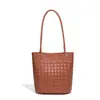 Bolsa de Balde Tecida Minimalista Urbana Clássica de Grande Capacidade Elegante Moda High-End Alça Fina Ombro Axila