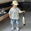 Conjunto de Verano de Manga Corta para Niños 2026 Nuevo Estilo Coreano Fresco Moderno Conjunto de Dos Piezas para Niños Pequeños y Niños Pequeños Ropa Estilo Urbano
