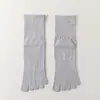 Calcetines de cinco dedos para hombre, hechos de hilo de algodón, construcción sin costuras, longitud hasta la pantorrilla, resistentes al olor, absorbentes del sudor y antibacterianos, adecuados para deportes y uso diario