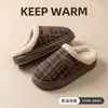 Pantuflas de algodón para mujer, nuevo estilo de invierno 2026, felpa para interior, cálidas y cómodas, con una suela suave y acolchada, gruesa y antideslizante, adecuadas para usar en casa, también disponibles para hombre