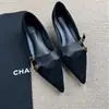 Em Estoque, Envio Imediato! Sapatos Slip-On Retrô Foscos com Bico Fino, Uma Única Fivela, Corte Baixo, Salto Escondido, Sapatos de Trabalho Versáteis e Estilosos