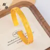 Pulsera Rígida Abierta al por Mayor con el Mismo Estilo que en las Joyerías, con la Inscripción "Paz y Buena Fortuna" en Oro Arena, un Regalo para Novia que Mantiene el Color