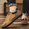 Atacado Transfronteiriço de Sapatos Masculinos, Novos Modelos de Primavera, Tênis Casuais Slip-On, Superfície de Couro, Impermeável, Antiderrapante, Sola Macia, Mocassins Versáteis