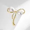 Broche de Lazo de Perlas Semihueso Estilo Coreano Sencillo Versátil para el Trabajo Corsage Antirreflejos de Atmósfera Avanzada