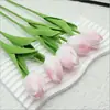Flores artificiales de alta gama que se sienten hidratantes. Adornos de fotografía de tulipanes. Decoración del hogar. Flores falsas. Venta directa de fábrica.