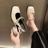 Sapatos Mary Jane de Couro Branco Retro Japonês Salto Grosso 2024 Sandálias Fechadas na Ponta Femininas Estilo College Primavera Novo Modelo