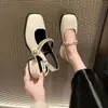 Sapatos Mary Jane de Couro com Saia Novos Versáteis 2025 Celebridade da Internet Estilo Coreano Sapatos de Verão Estilo Ins Moda de Viagem