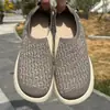 Zapatos para Mujer 2025 Primavera Zapatos Transfronterizos para Mujer Zapatos de Tela Old Beijing Suela Suave Ligeros Zapatos para Madre Suela Gruesa Zapatos Casuales