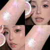 O Pó Iluminador Starry Glow da Pinkyfocus é Fácil de Aplicar, Realça Naturalmente os Traços Faciais e Cria um Brilho Perolado