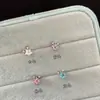 Pendientes de Tachuela de Estrella de Cuatro Puntas Brillante con Colgante de Cruz de Circonita Acero de Titanio Médico Versátil Estrella Pendiente para Cartílago Auricular Accesorios para Mujeres