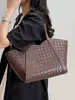Bolso Tote de Gran Capacidad Nuevo 2026 Transfronterizo, Bolso de Hombro con Patrón Tejido Retro, Bolso de Axila Versátil de Moda para Mujer