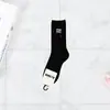 Calcetines de algodón para mujer al por mayor, calcetines largos de primavera y otoño, calcetines holgados, calcetines de moda estilo miu, calcetines de media pantorrilla, nuevos estilos