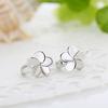 Oreja de hierba de hoja hebilla flor de cinco hojas Weihua aretes chapados en plata aretes para mujer joyería coreana ebay al por mayor moda