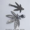 Accesorios de fábrica para mejorar la ropa, animación COSPLAY, colgante de hoja de arce con calavera de patriarca