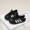 Zapatos casuales antideslizantes para niños, zapatos infantiles con puntera de concha, zapatillas versátiles nuevas para primavera y otoño 2026 para niñas