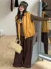 Conjunto de Chaleco de Cuero y Pantalones para Niñas 2026 Nuevas Llegadas de Otoño Tallas Mediana y Grande Estilo Coreano Pantalones de Pierna Ancha a Cuadros Conjunto de Tres Piezas en Capas