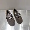 Ropa exterior cálida versátil 2026 zapatos peludos de felpa de suela plana para mujer zapatos de algodón franceses zapatos para conducir nuevos otoño invierno sin cordones